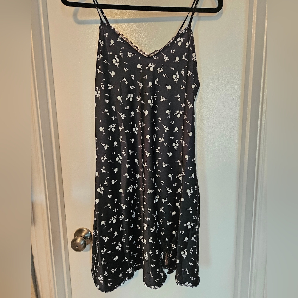 Wild Fable lace trim slip dress size Medium